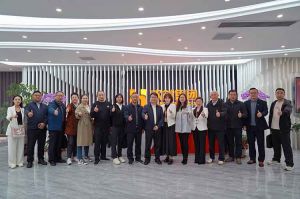 热烈欢迎新疆喀什人社局一行领导莅临华体会（中国）集团指导